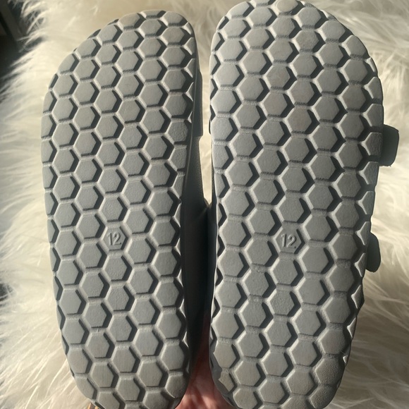 Cat & Jack Sandals - Picture 4 of 5